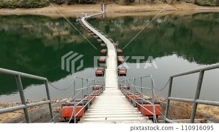 Drum can bridge Drum can bridge 110916095
