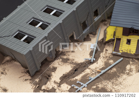 木屋和建築物在地震中倒塌 木屋和建築物在地震中倒塌 110917202