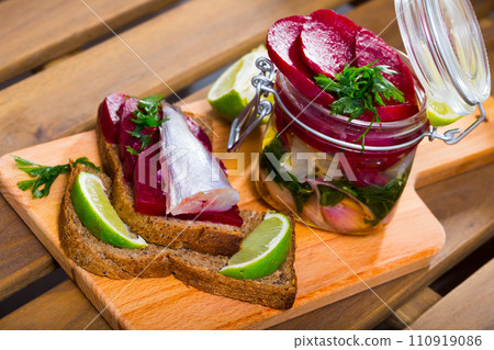 Whiting of home salt pickling with beets 110919086