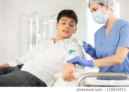 Intravenously injection male patient 110919711