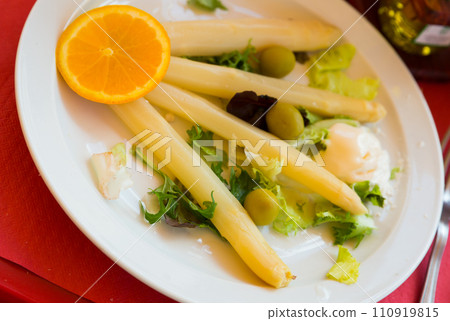 Steamed white asparagus Steamed white asparagus 110919815