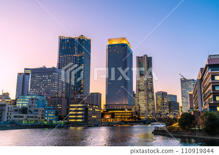 Yokohama cityscape in Japan View of Yokohama Minato Mirai, Yokohama Landmark Tower, Tower Man, APA Hotel, etc. = 25th Yokohama cityscape in Japan View of Yokohama Minato Mirai, Yokohama Landmark Tower, Tower Man, APA Hotel, etc. = 25th 110919844