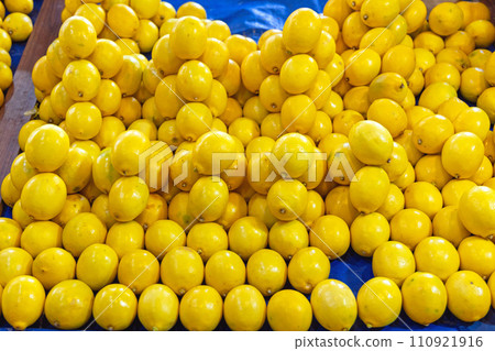 Lemons Citrus Fruits Lemons Citrus Fruits 110921916