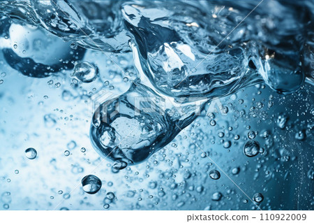 漂浮在水中的氣泡 110922009