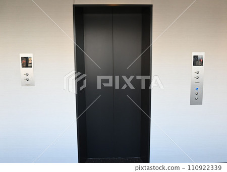 Elevator Elevator 110922339