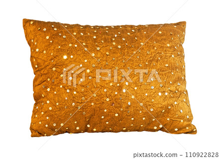 Golden pillow 110922828