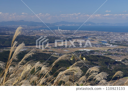 從大分縣中津市八面山天空之道展望台眺望的景色 110923133