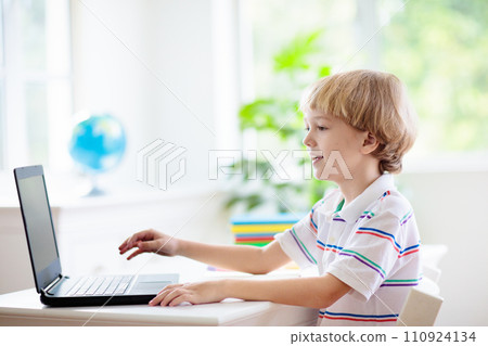 Online remote learning. School kids with computer. 110924134