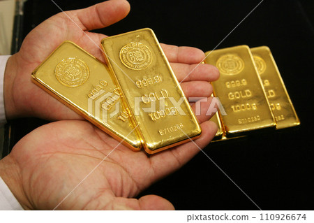 Gold ingot Gold ingot 110926674