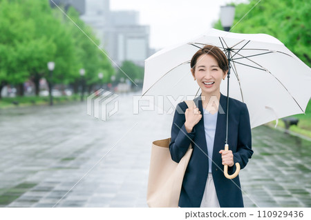 Women business rain green 110929436
