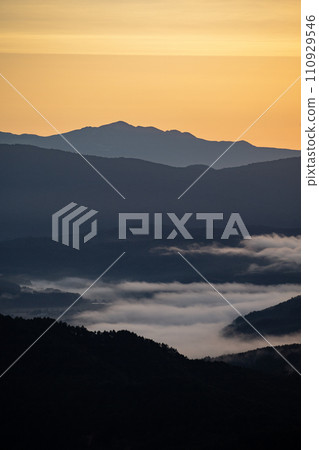 Sunrise at Mt. Utashinai Kamuidake 110929546