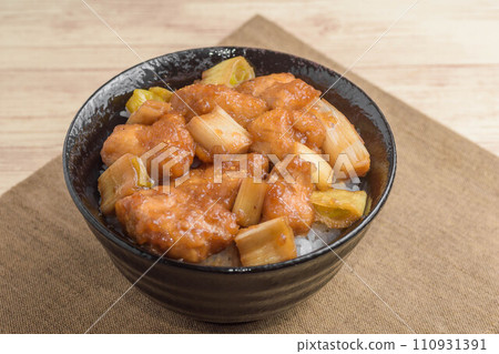 Yakitori bowl 110931391