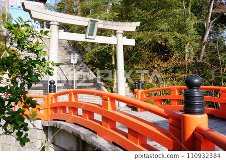 城山八幡宮(參拜愛情三社)第二鳥居6號門 城山八幡宮(參拜愛情三社)第二鳥居6號門 110932384