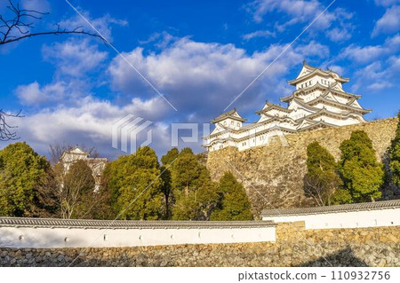 National treasure Himeji Castle at dusk, large castle tower, Himeji City, Hyogo Prefecture National treasure Himeji Castle at dusk, large castle tower, Himeji City, Hyogo Prefecture 110932756