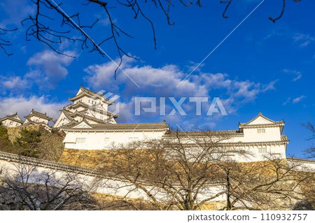 National treasure Himeji Castle at dusk, large castle tower, Himeji City, Hyogo Prefecture National treasure Himeji Castle at dusk, large castle tower, Himeji City, Hyogo Prefecture 110932757