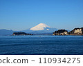 Enoshima and Mt. Fuji in winter 110934275