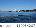 Enoshima and Mt. Fuji in winter 110934287