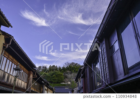 Higashi Chaya District in winter with blue skies Higashi Chaya District in winter with blue skies 110934848
