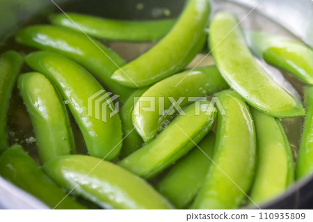 豌豆煮熟 110935809