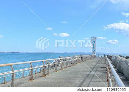 神奈川縣中大磯町大磯港西堤岸燈塔 110939065