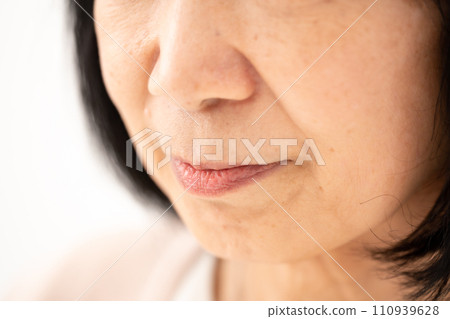 法令紋 嘴巴 110939628