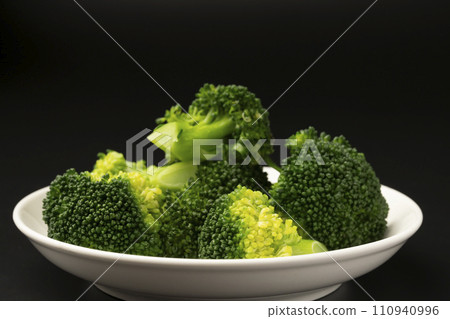 新鮮煮的青花菜 新鮮煮的青花菜 110940996
