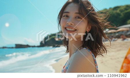 海灘上穿著泳衣的年輕女子（AI 生成） 110941962