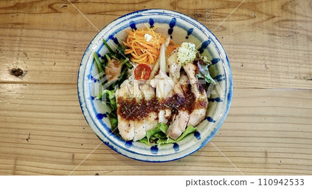 Chicken and vegetable bowl marinated in salt koji Chicken and vegetable bowl marinated in salt koji 110942533