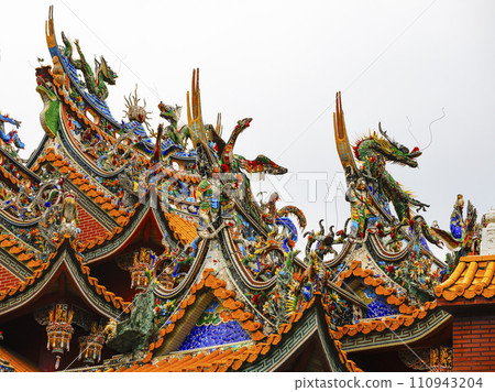 奢華傳統:台灣寺廟的華麗裝飾 奢華傳統:台灣寺廟的華麗裝飾 110943204