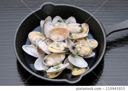 Steamed bamboo clam Steamed bamboo clam 110945855