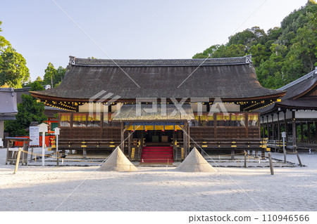 上賀茂神社寶曹殿（京都市北區上賀茂本山） 110946566