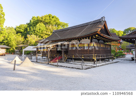 上賀茂神社寶曹殿（京都市北區上賀茂本山） 110946568