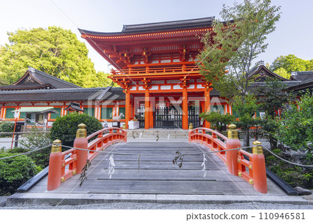 上賀茂神社樓門（京都市北區上賀茂本山） 110946581