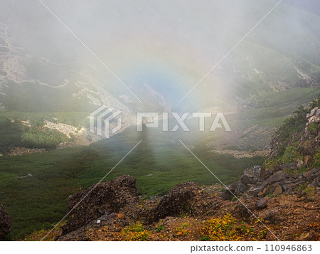View of the Brocken phenomenon from near the Hakuryu evacuation hut on Mt. Ontake in early autumn 110946863