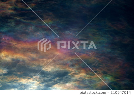 Fantastic colored clouds appearing in the early summer sky / Telephoto / Sky limited / 210629AM Fantastic colored clouds appearing in the early summer sky / Telephoto / Sky limited / 210629AM 110947014