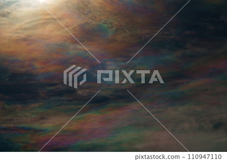 Fantastic colored clouds appearing in the early summer sky / Telephoto / Sky limited / 210629AM Fantastic colored clouds appearing in the early summer sky / Telephoto / Sky limited / 210629AM 110947110