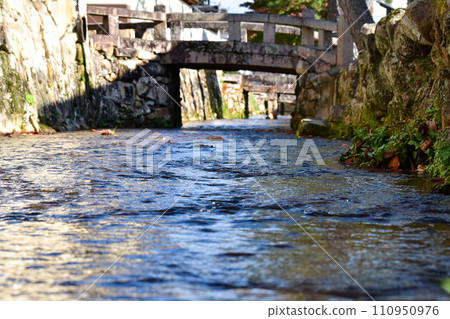[Castle in the Sky] Castle town of the ruins of Takeda Castle in the blue sky [Waterway] 110950976