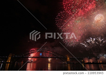 在澳洲旅行拍攝美麗的大型跨年煙火 110953943
