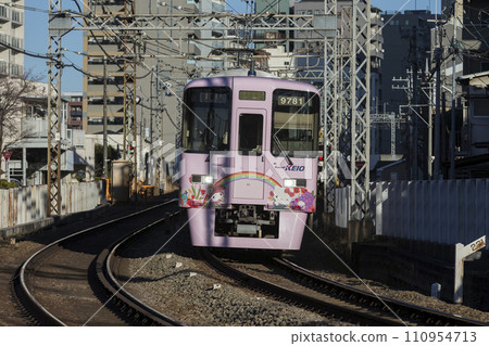 Keio Line bound for Shinjuku, Fuchu Station, curve, express, semi-limited express, Keio Hachioji, Mt. Takao, 8000 series limited express, each stop 110954713