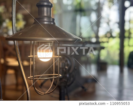 The vintage lamp was in the cafe style. The vintage lamp was in the cafe style. 110955053
