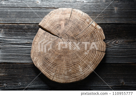 Wooden plate carved from tree trunk 110955777