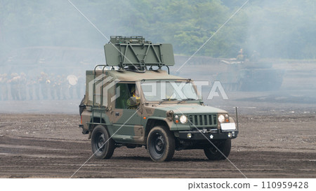 正在運作的陸上自衛隊12型地對艦飛彈搜尋定位雷達裝置 110959428