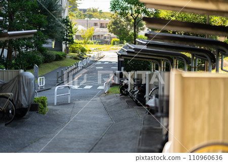 神奈川洋子台北住宅區根岸線公寓天空雲日早晨風景橫濱市磯子區改造 神奈川洋子台北住宅區根岸線公寓天空雲日早晨風景橫濱市磯子區改造 110960636