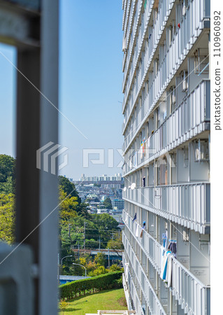 神奈川洋子台北住宅區根岸線公寓天空雲日早晨風景橫濱市磯子區改造 神奈川洋子台北住宅區根岸線公寓天空雲日早晨風景橫濱市磯子區改造 110960892
