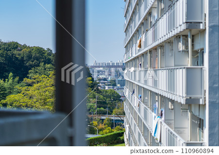 神奈川洋子台北住宅區根岸線公寓天空雲日早晨風景橫濱市磯子區改造 神奈川洋子台北住宅區根岸線公寓天空雲日早晨風景橫濱市磯子區改造 110960894