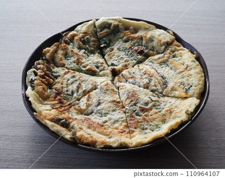 Shiitake mushroom and arugula pancake Shiitake mushroom and arugula pancake 110964107