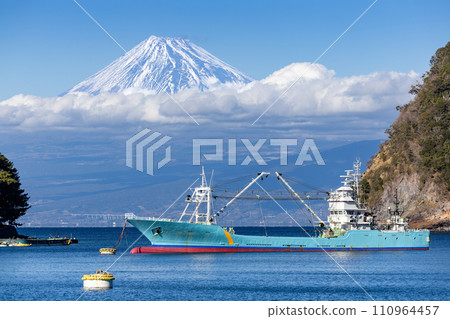 View of Mt. Fuji from Toda Port 110964457