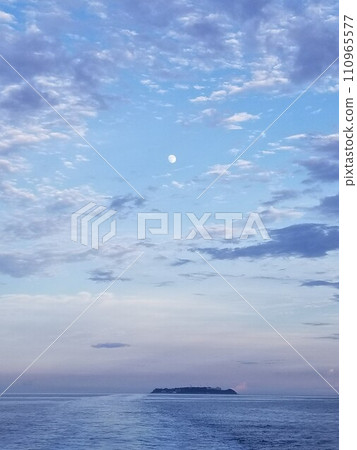 初島和月亮 初島和月亮 110965577