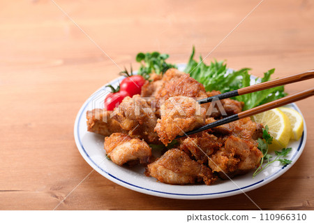  Deep-fried chicken 110966310