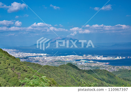 [Scenery from Susuhara Observatory (Ibusuki Skyline)] Hirakawa-cho, Kagoshima City, Kagoshima Prefecture 110967397